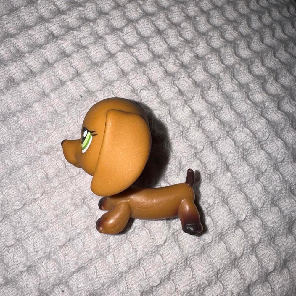 Littlest Pet Shop #139 Dachshund Brown Freckled LPS Dog Green Eyes - Picture 4 of 5